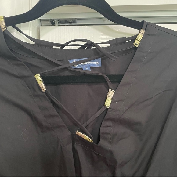 Democracy Black Blouse Beige Floral Bell Sleeves Lace Up Neck Size Large, NWT - Picture 3 of 9